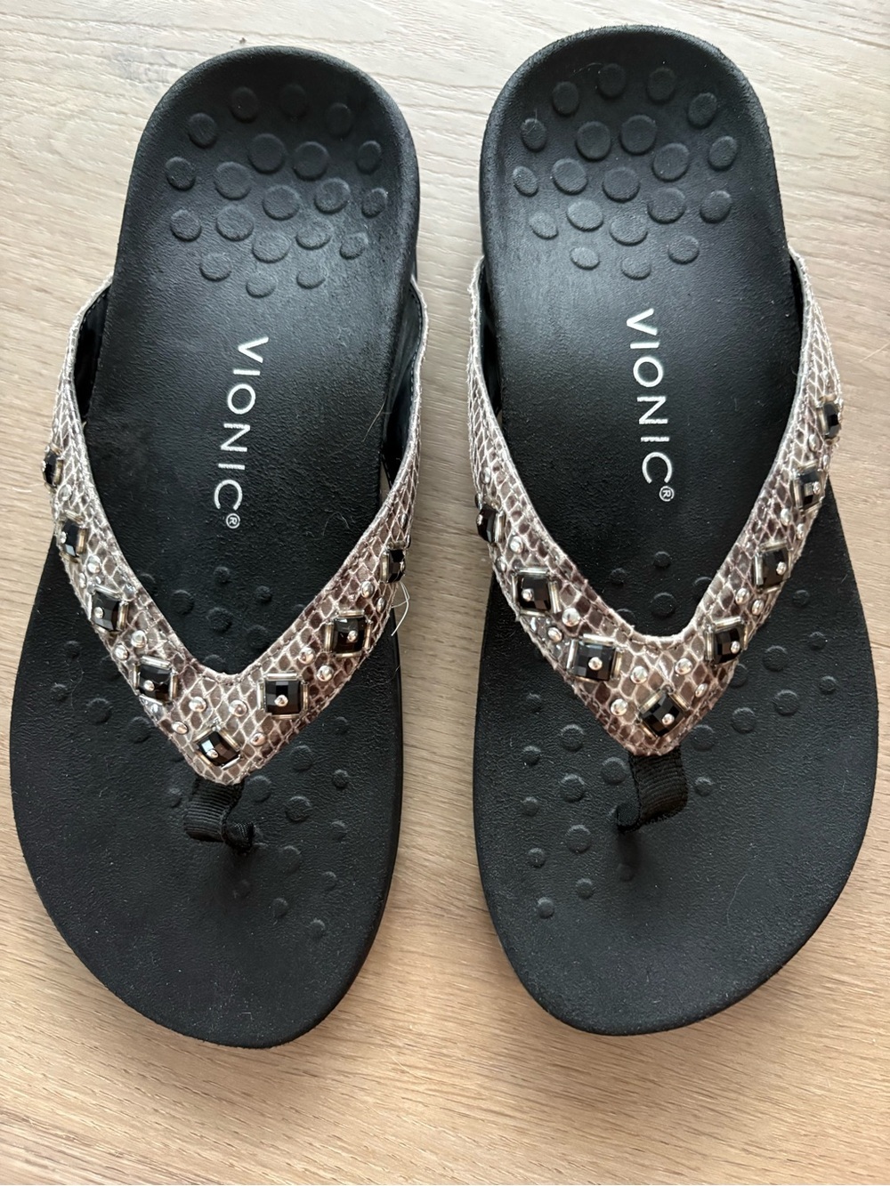 Vionic Women's Snake-Print Beaded Thong Sandals - Black & Metallic